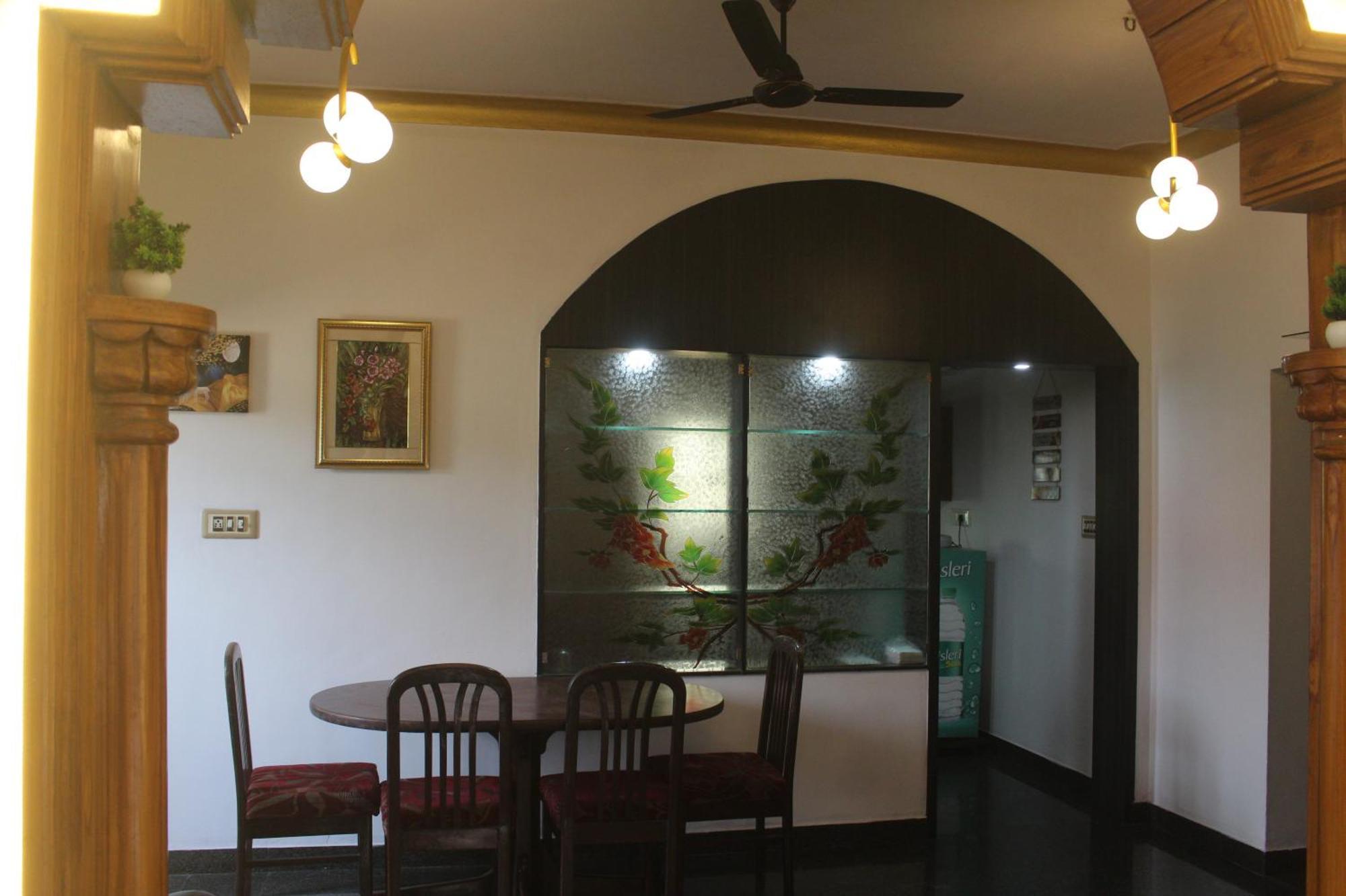 Tropical Villa Homestay Mangaluru Exterior foto